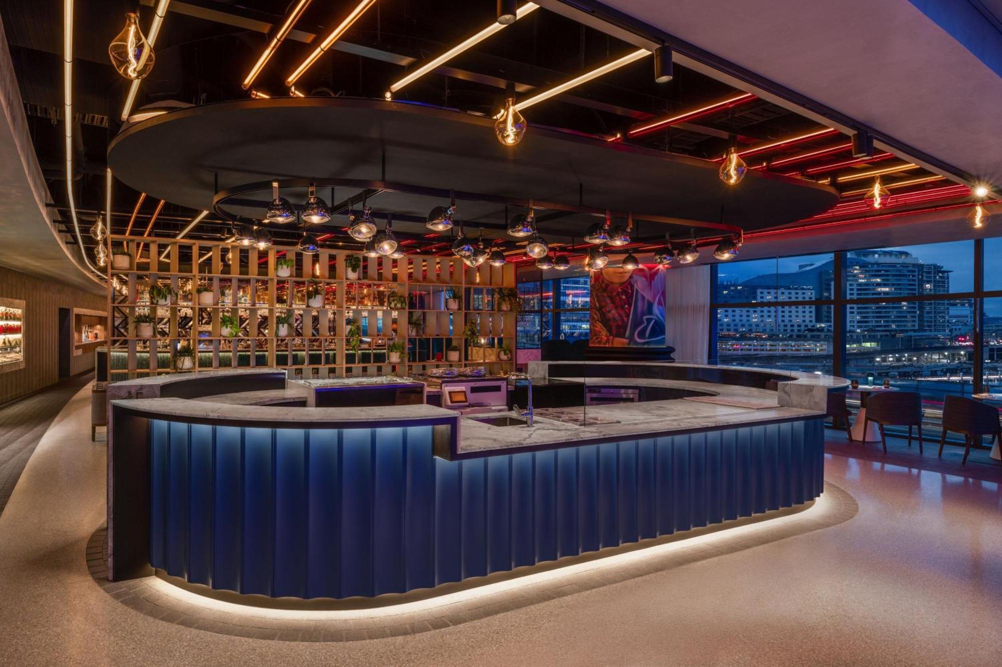 ホテル W シドニー エクステリア 写真 The bar at the Virgin Atlantic Clubhouse at London Heathrow Airport