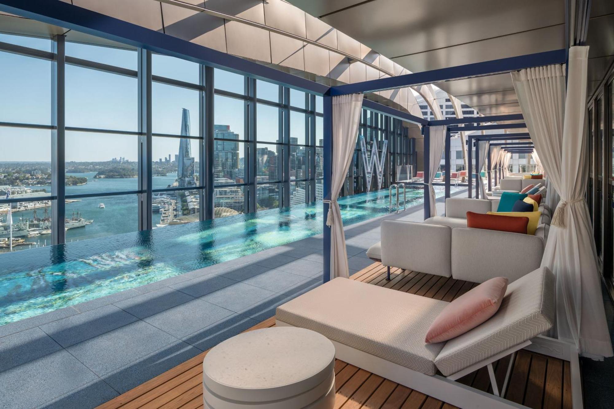 ホテル W シドニー エクステリア 写真 The Haven courtyard on Norwegian Bliss